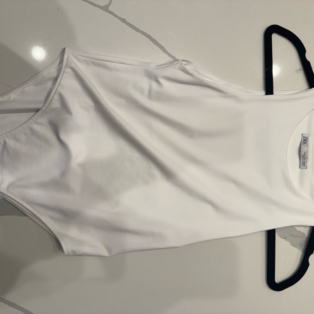 Zara Cream Sleeveless Blouse